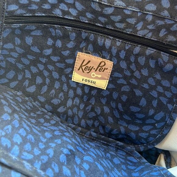 Fossil Key-Per Multi Color Chevron Messenger Bag - Picture 2 of 10